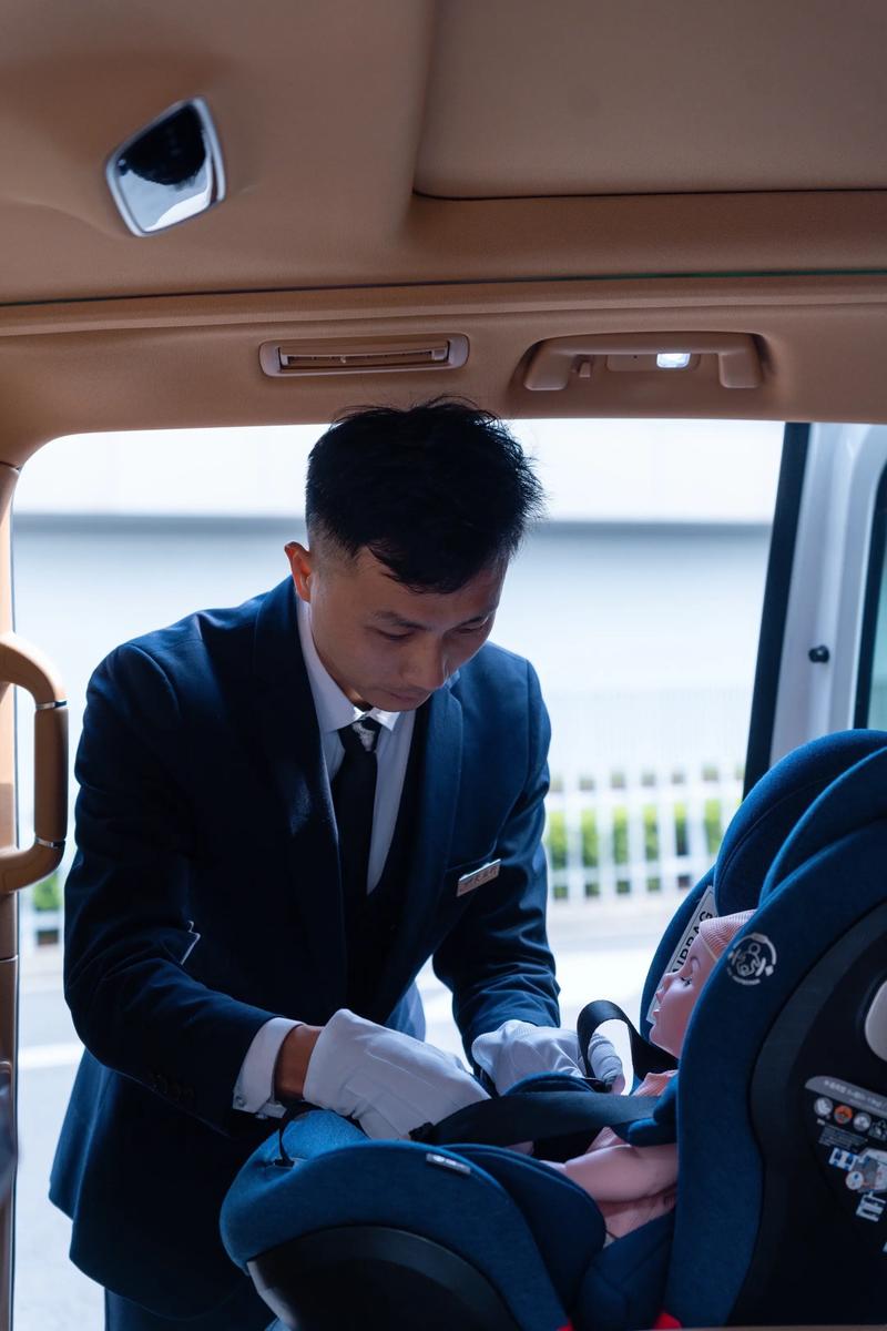 机场接送服务：连接你与世界的桥梁