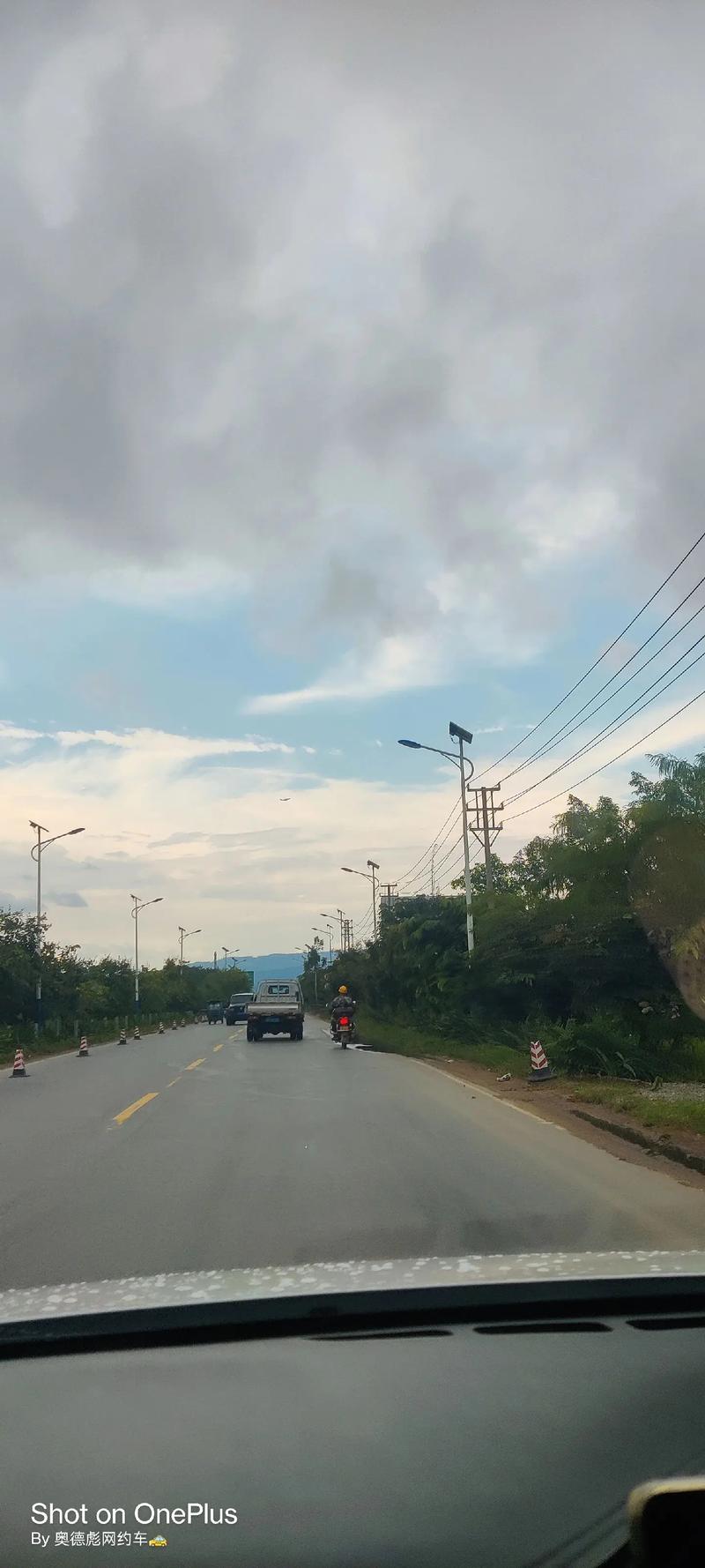 景洪包车选购指南：享受便捷出行的美好之旅